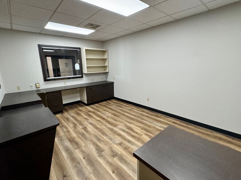 More Photos Of 830 Bethesda Dr, Zanesville Medical For Lease