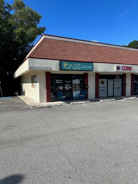 More Photos Of 1271-1291 San Christopher Dr, Dunedin General Retail For Lease