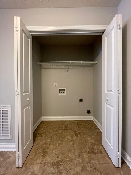 More Photos Of 415 Upper Stone Ave, Bowling Green Apartments For Sale