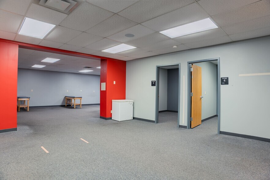 More Photos Of 4020 Columbus Ave, Anderson General Retail For Lease