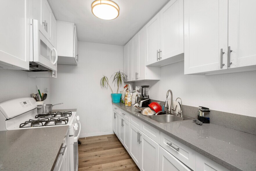 More Photos Of 6653 Darby Ave, Reseda Apartments For Sale