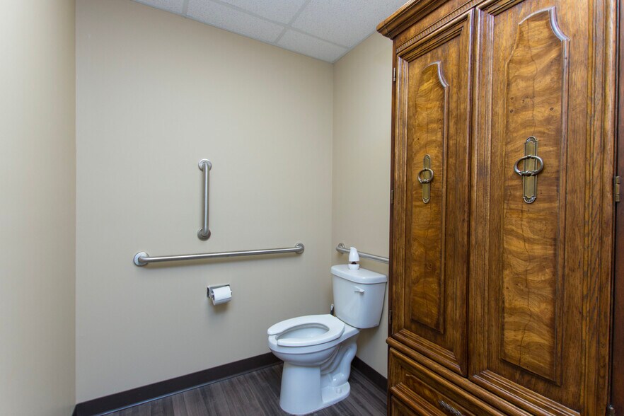 More Photos Of 11017 County Line, Madison Self Storage For Sale