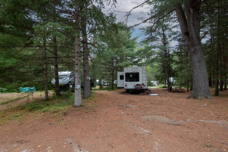 More Photos Of 2883 HWY-60, Dwight Trailer Camper Park For Sale