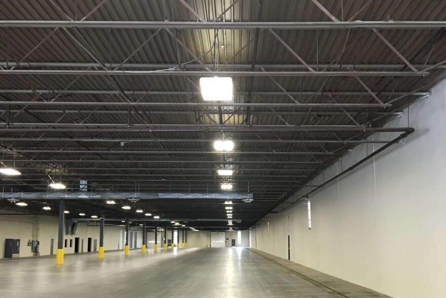 More Photos Of 316 Courtland Ave, Stamford Warehouse For Sale