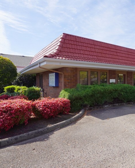 More Photos Of 1780-1790 S Main St, Lebanon Office For Sale