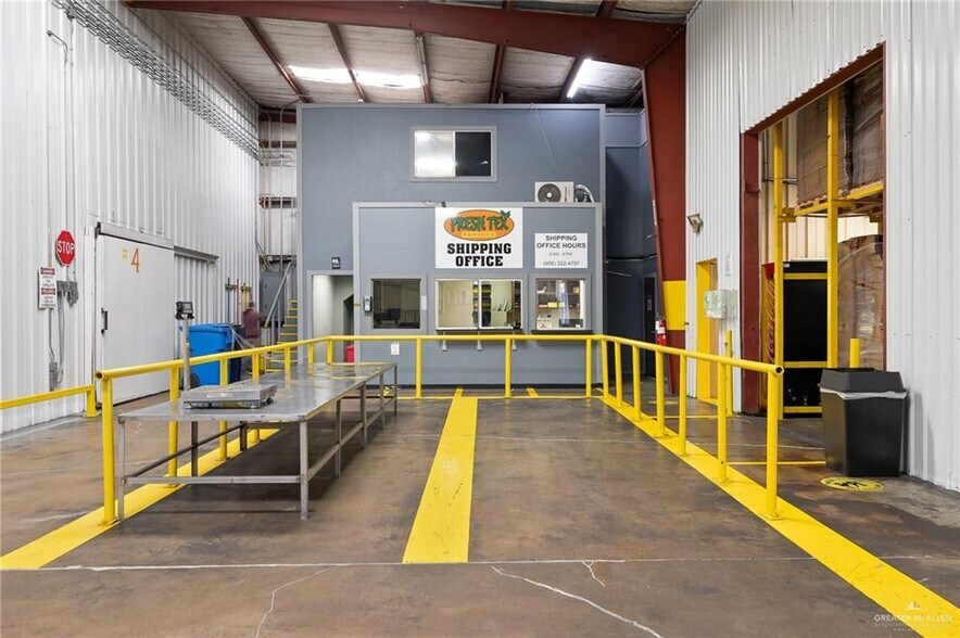 More Photos Of 1300 W US Highway 83, Alamo Warehouse For Lease