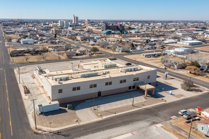 More Photos Of 900 E 4th St, Odessa Hospital For Sale
