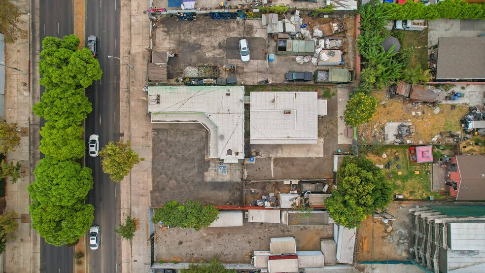 More Photos Of 222 E Manchester Ave, Los Angeles Auto Repair For Sale