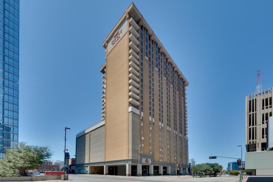 More Photos Of 1015 Elm St, Dallas Hotel For Sale