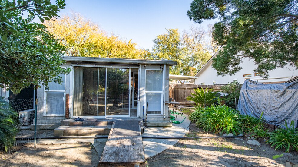 More Photos Of 1403 Rowena Way, Sacramento Specialty For Sale