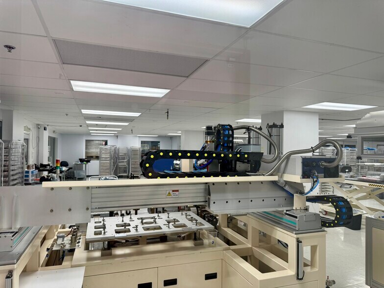 More Photos Of 17550 Gillette Ave, Irvine Manufacturing For Sale