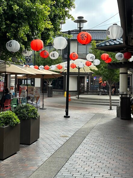 More Photos Of 101 Japanese Village Plaza Mall, Los Angeles Restaurant For Lease