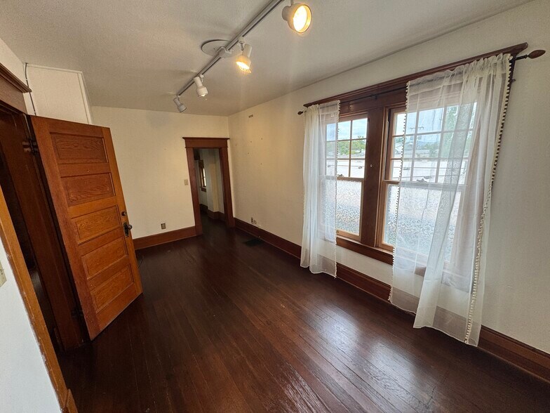 More Photos Of 518 SW 3rd St, Corvallis Office For Sale