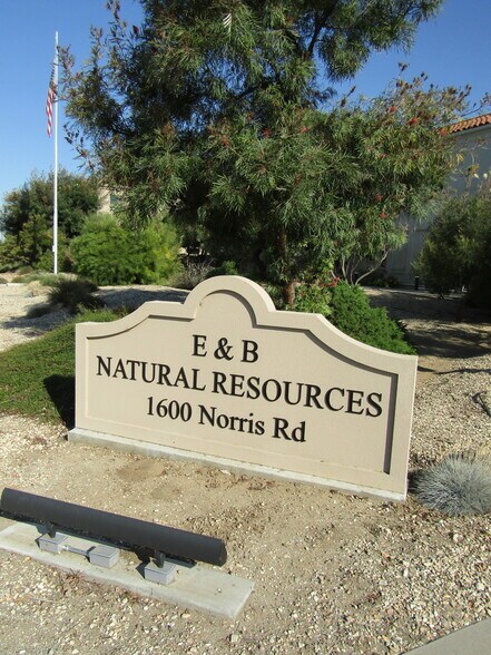 More Photos Of 1600 Norris Rd, Bakersfield Office For Sale