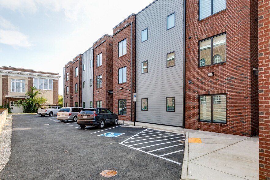 More Photos Of 1421-1422 Bainbridge St, Richmond Apartments For Sale
