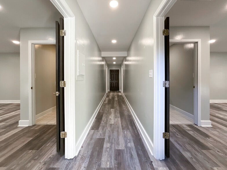 More Photos Of 1804 Lucas Ln, Charlotte Industrial For Lease