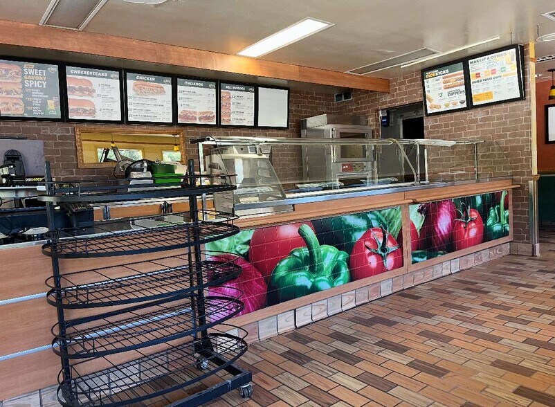 More Photos Of 69990 E Highway 26, Rhododendron Freestanding For Sale