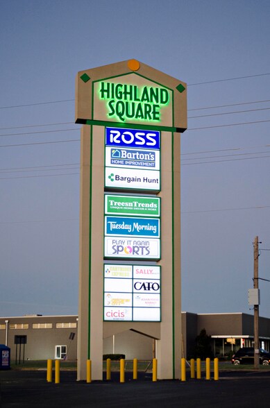 More Photos Of 2010 S Caraway Rd, Jonesboro Unknown For Lease