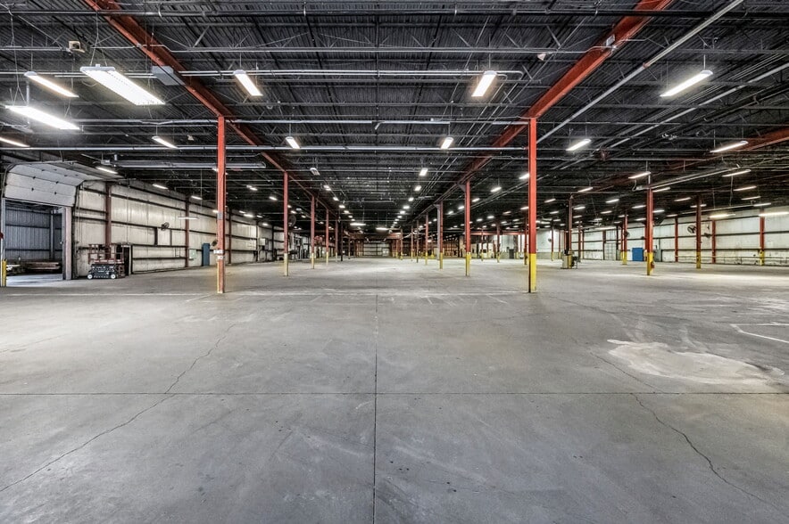 More Photos Of 111 Mosher St, Holyoke Warehouse For Lease