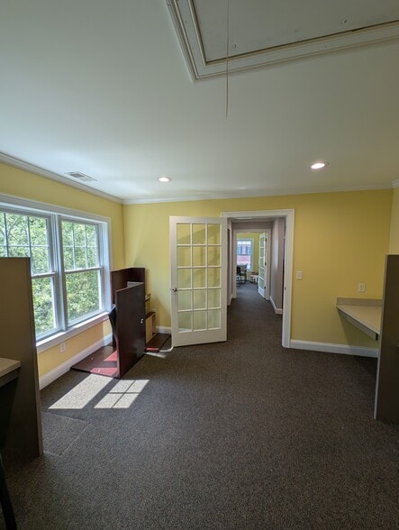 More Photos Of 225 Oakland Rd, South Windsor Coworking Space