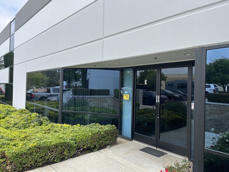 More Photos Of 1384 Poinsettia Ave, Vista Manufacturing For Lease