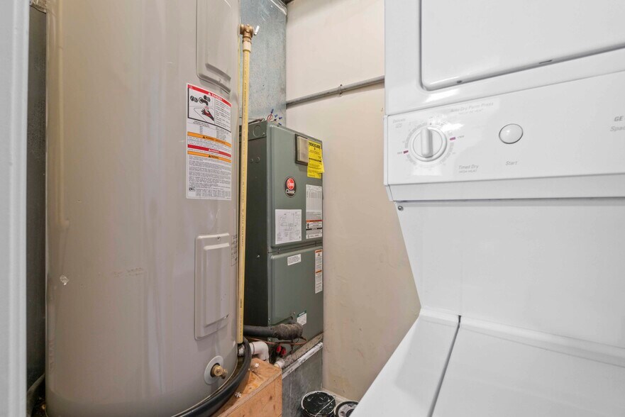 More Photos Of 5011 Roland Ave, Baltimore Apartments For Sale