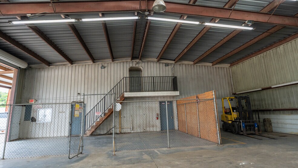 More Photos Of 565 Thomas St, Camilla Industrial For Sale