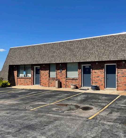 Primary Photo Of 12147 Natural Bridge Rd, Bridgeton Storefront Retail Office For Lease