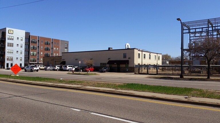 More Photos Of 3915 Hiawatha Ave, Minneapolis Light Distribution For Lease