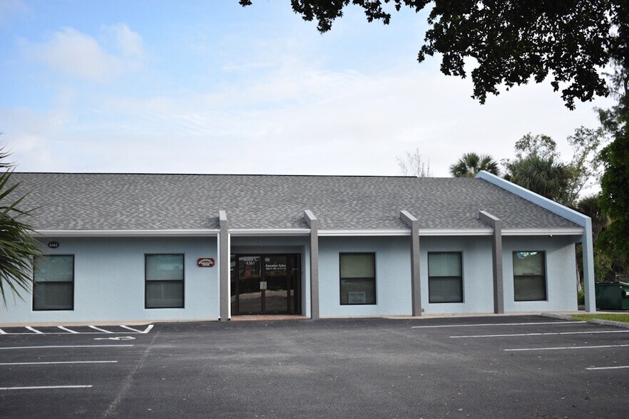 More Photos Of 6361 Presidential Ct, Fort Myers Coworking Space