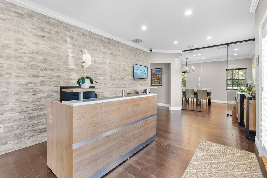 More Photos Of 8473 W Linebaugh Ave, Tampa Office For Lease