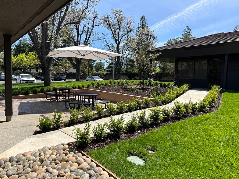 More Photos Of 12930 Saratoga Ave, Saratoga Unknown For Lease
