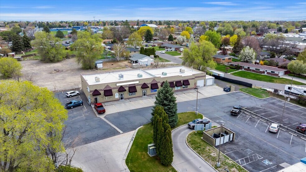 Primary Photo Of 682-690 Blue Lakes Blvd N, Twin Falls Freestanding For Lease