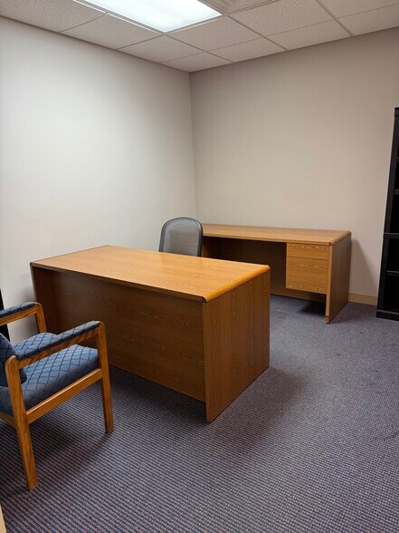 More Photos Of 1600 Commerce Rd, Holland Light Manufacturing For Sale