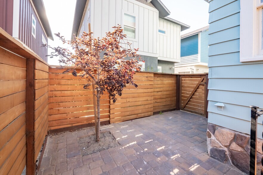 More Photos Of 214 Stewart St, Reno Apartments For Sale