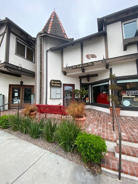 More Photos Of 1550 S Coast Hwy, Laguna Beach Storefront Retail Office For Lease