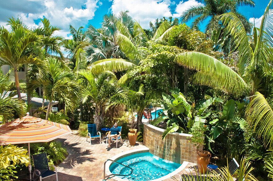 More Photos Of 2133-2209 NE 26th St, Wilton Manors Hotel For Sale