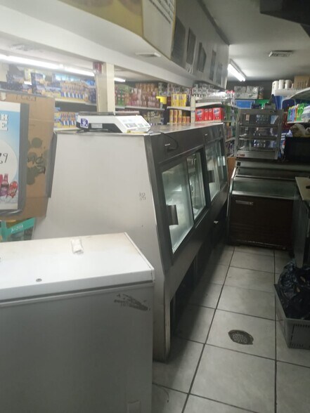More Photos Of 17 Spring St, Trenton General Retail For Sale