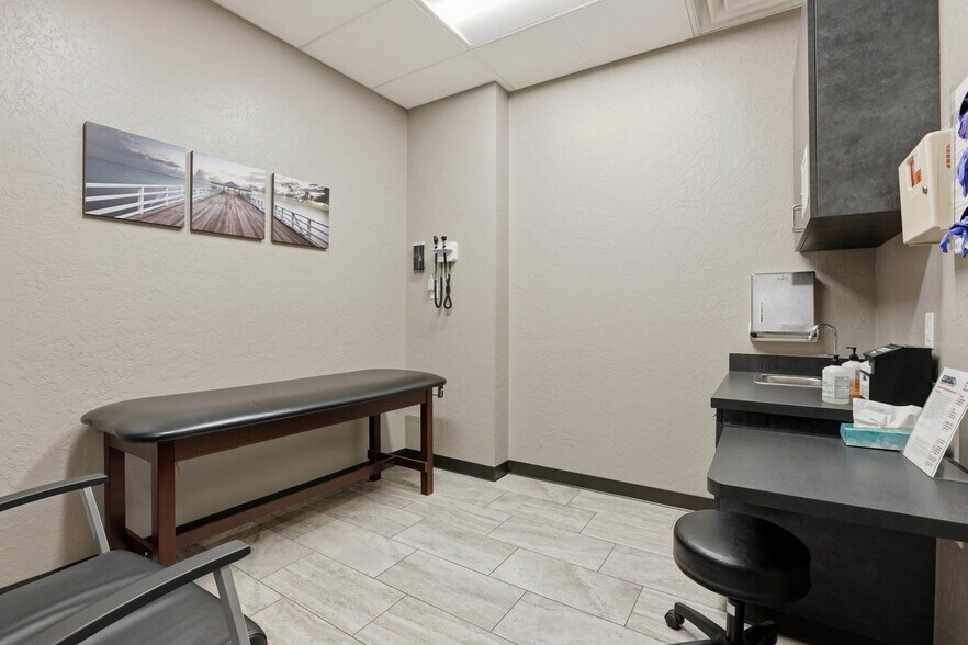 More Photos Of 2804 SW 134th St, Oklahoma City Medical For Sale