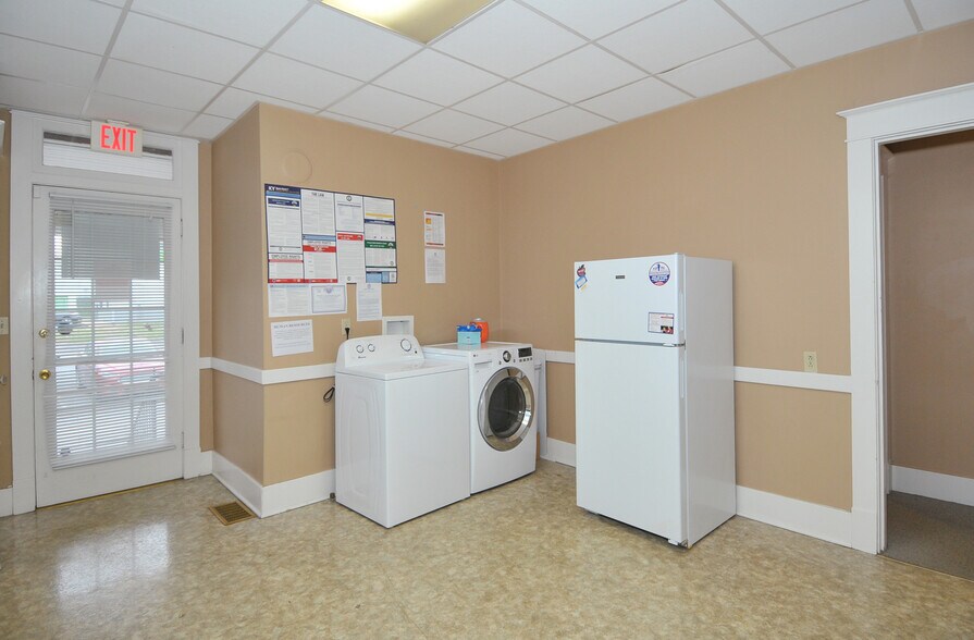 More Photos Of 5809 Bardstown Rd, Louisville Office Residential For Lease