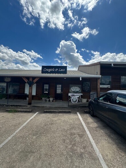 More Photos Of 1111 W Hwy 290, Dripping Springs Unknown For Lease