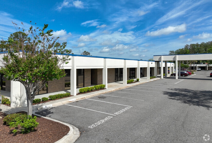 More Photos Of 6925 Lake Ellenor Dr, Orlando Unknown For Lease