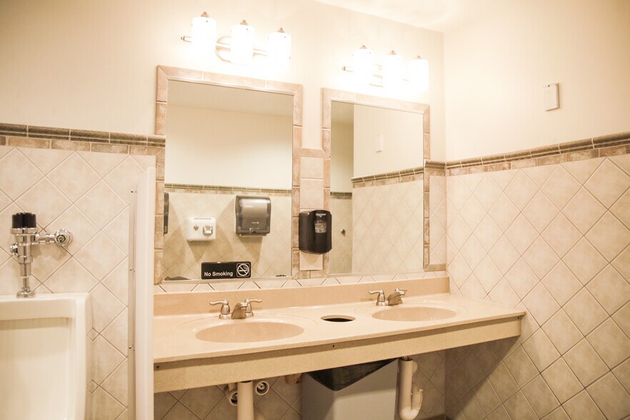 More Photos Of 4476 Business 220, Bedford Restaurant For Sale