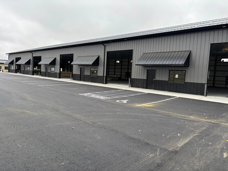 More Photos Of 3020 Prow NW Ln, Rochester Industrial For Lease