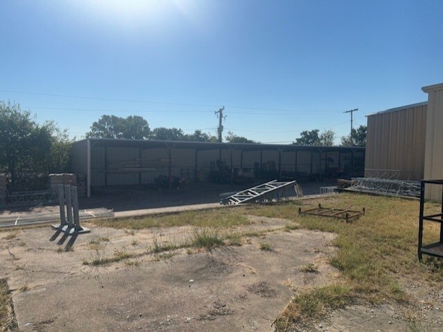 More Photos Of 8501 Jacksboro Hwy, Lakeside Warehouse For Sale