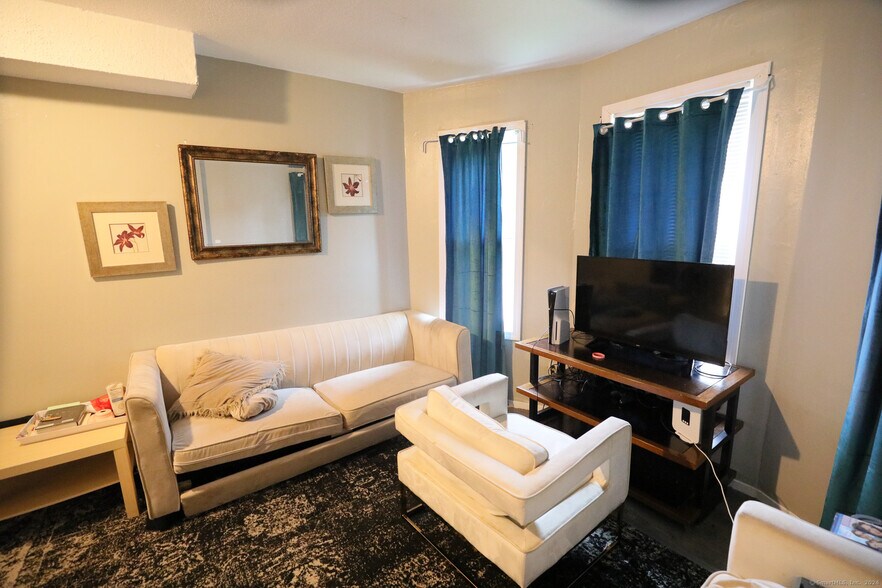 More Photos Of 300 Garden St, Hartford Apartments For Sale
