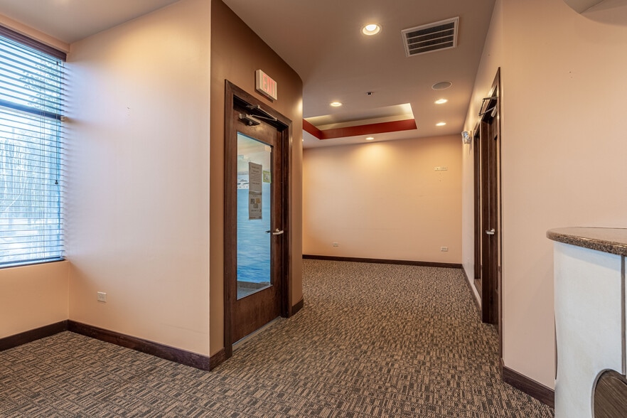 More Photos Of 644 Sheridan Rd, Winthrop Harbor Unknown For Lease