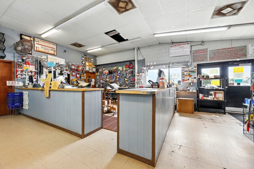 More Photos Of 110 N State Road 19, Palatka Auto Repair For Sale