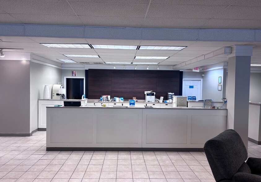 More Photos Of 1808 Norwich St, Brunswick Freestanding For Sale