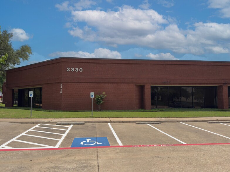 More Photos Of 3330 Earhart Dr, Carrollton Unknown For Lease